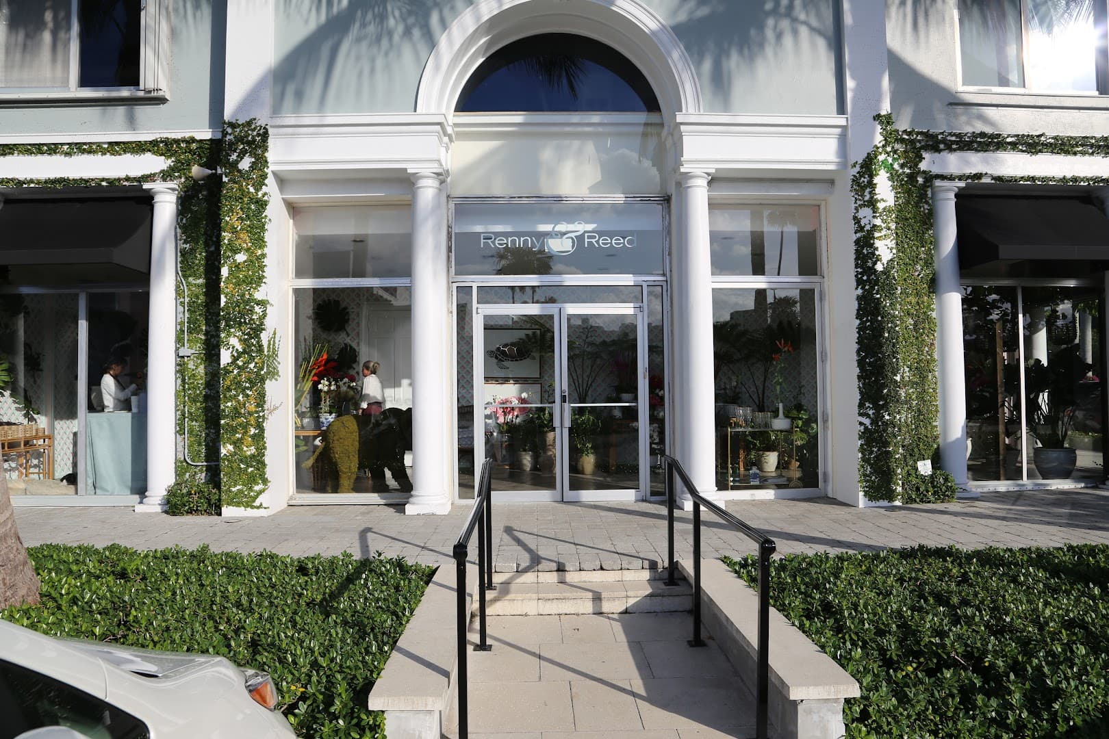 Renny & Reed - Image 1