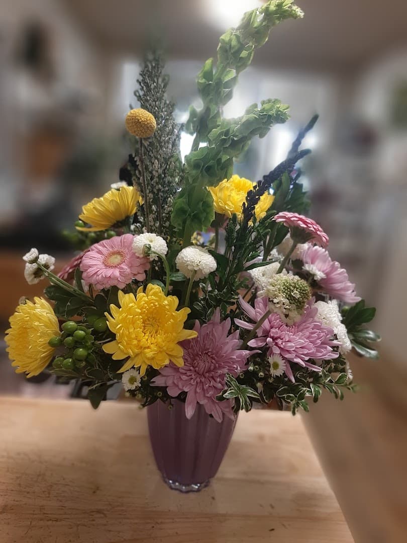 Cabbage Rose Floral Market - Image 1