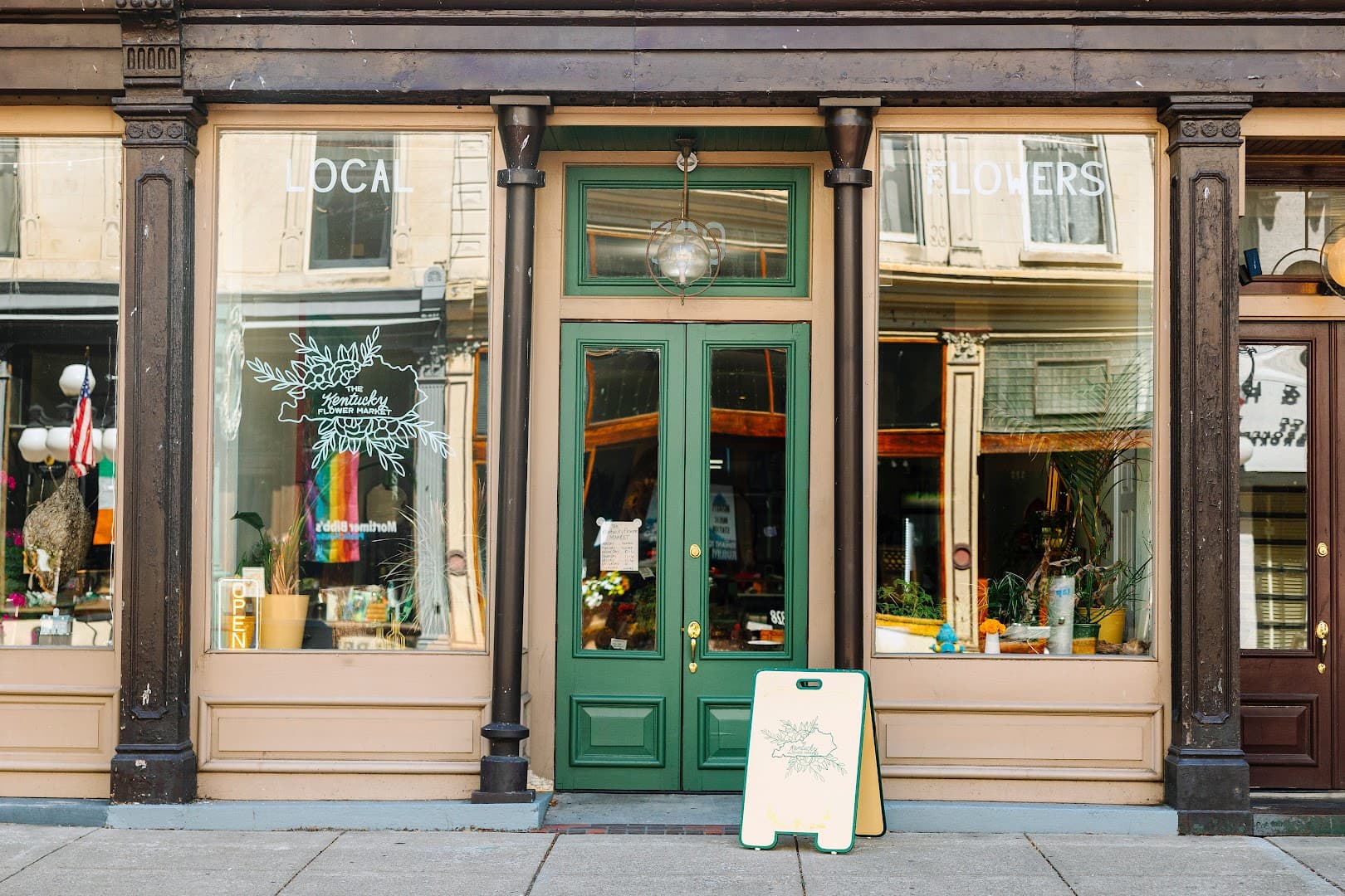 The Kentucky Flower Market - Image 1