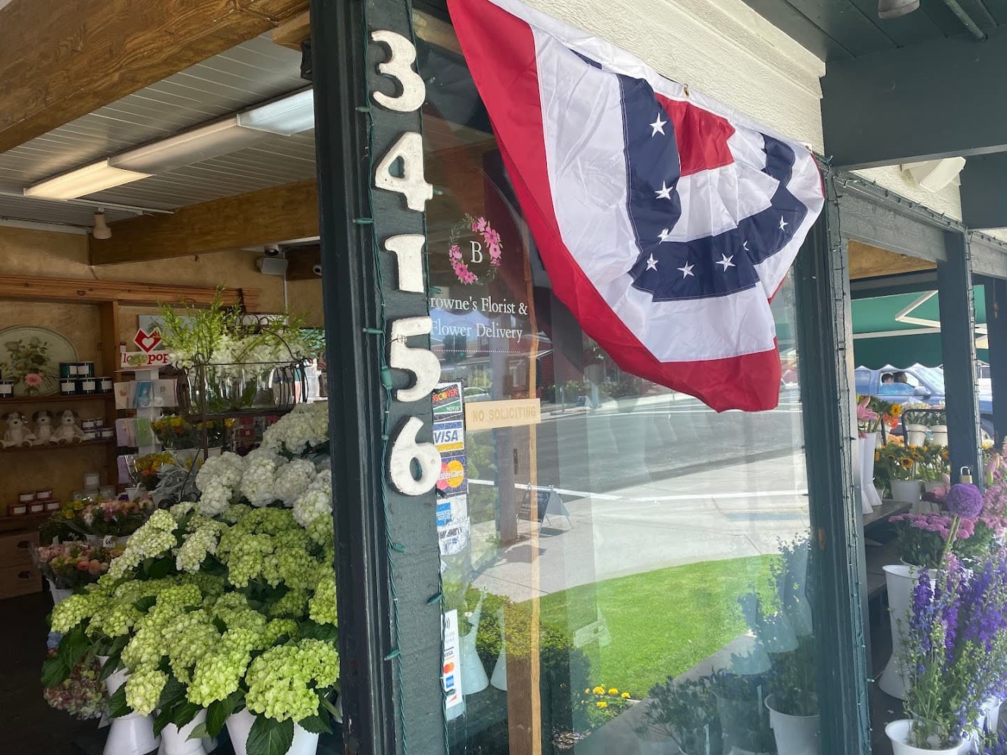 Browne's Florist & Flower Delivery - Image 1