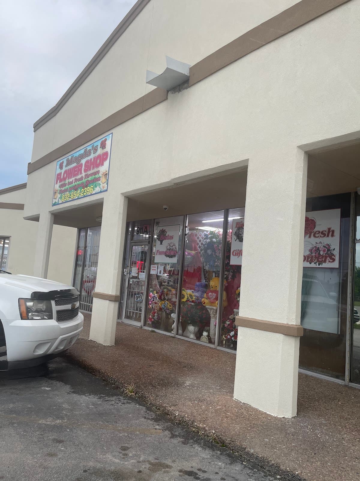 Magda's Flowers Shop - Image 1