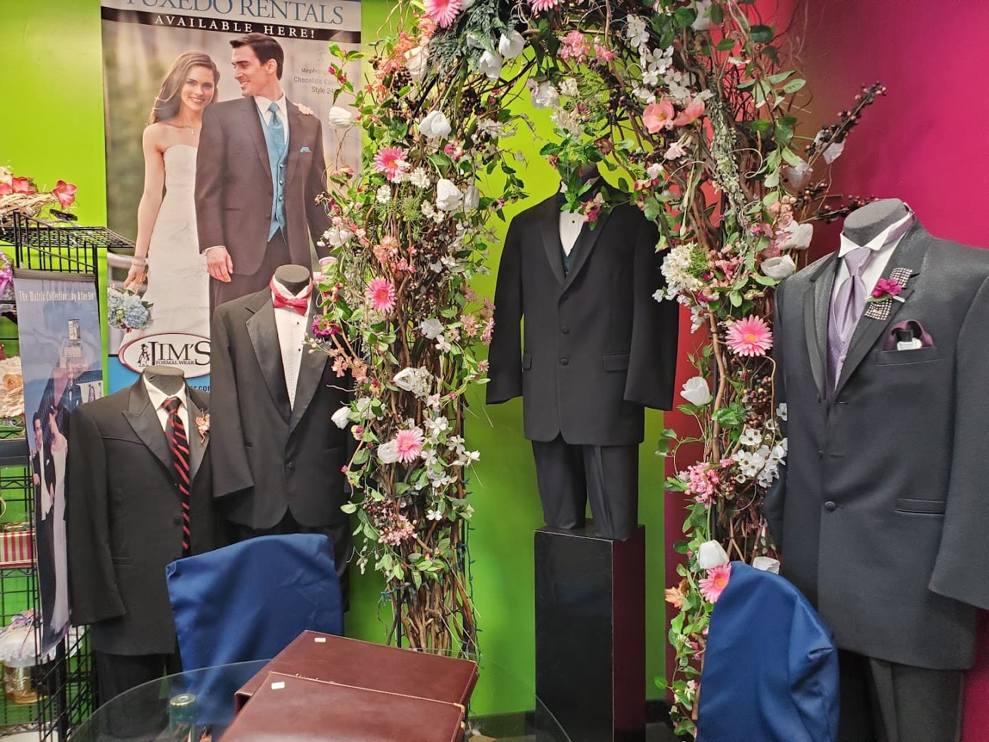 Corvallis Tuxedo Rental - Expressions in Bloom - Image 1